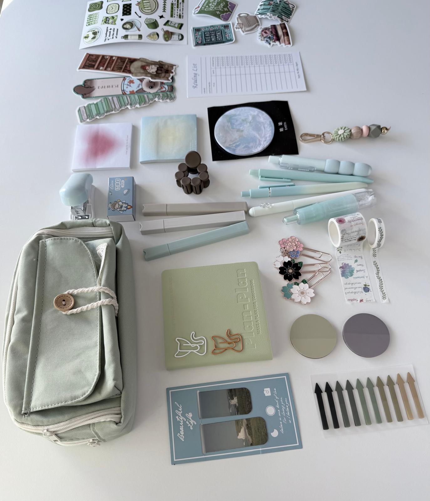 Green bookish bundle - fresh, calm and natural 🌿