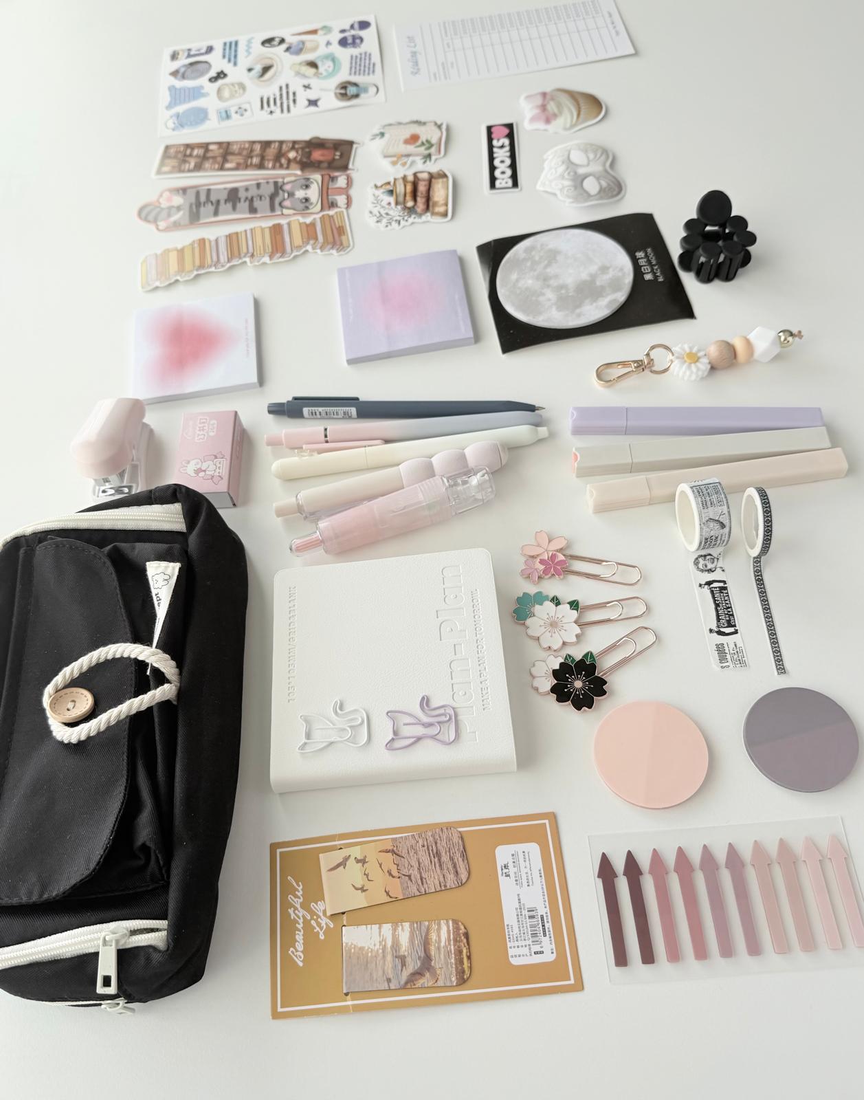 White bookish bundle - peaceful, creative and minimal🤍