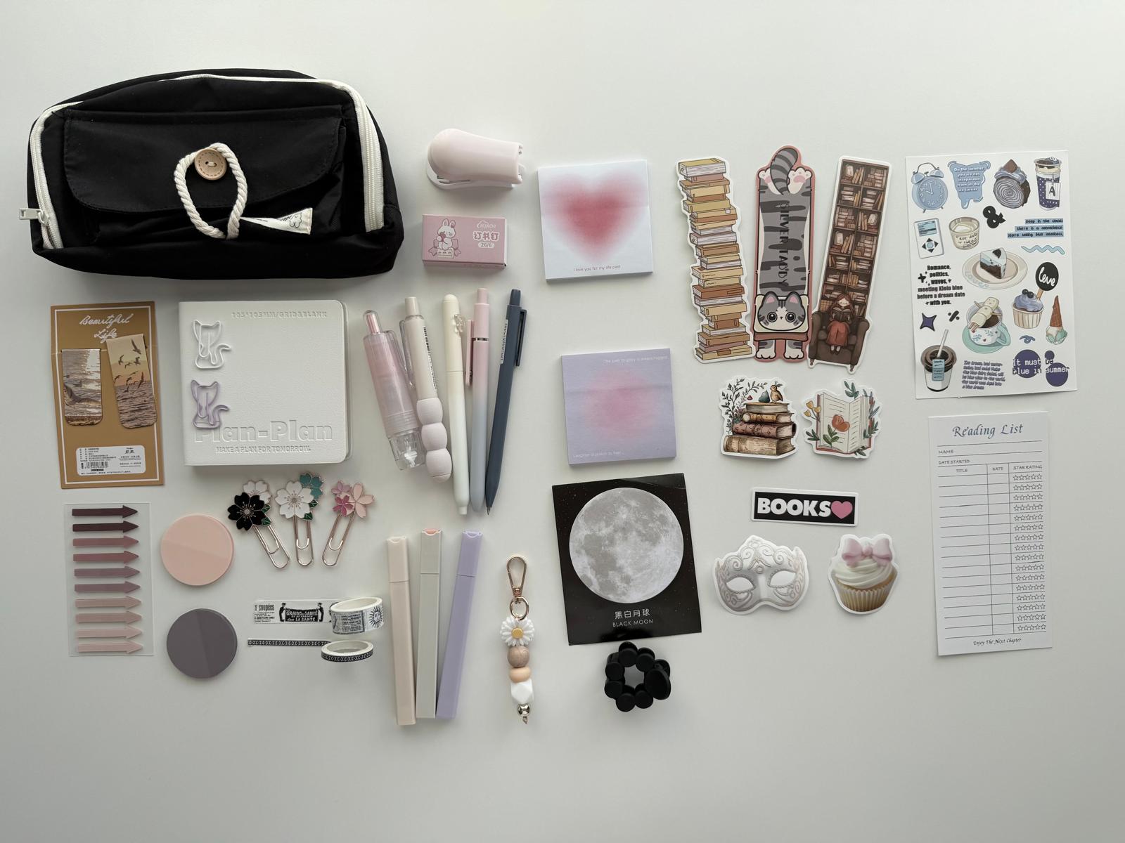 White bookish bundle - peaceful, creative and minimal🤍